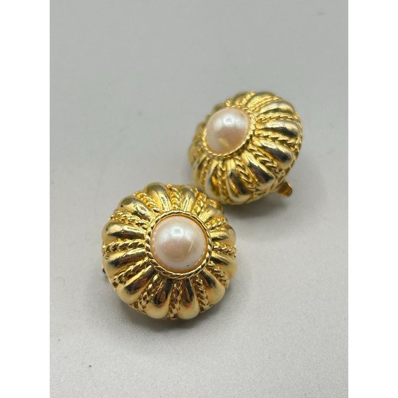 Vintage Classy Clip On Earrings Gold Tone & Faux Pearls Cabochons 80s 90s Clips - Picture 5 of 5
